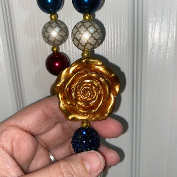 Chunky Necklace - Picture 2 of 3